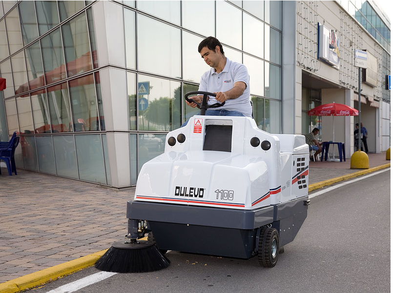 意大利道路宝Dulevo1100驾驶式扫地车——上海亚伯兰总代理