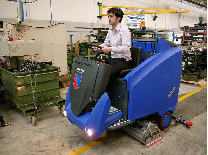 意大利Dulevo 工业商业驾驶式洗地机 驾驶式洗地车 进口洗地机 进口洗地车 1020