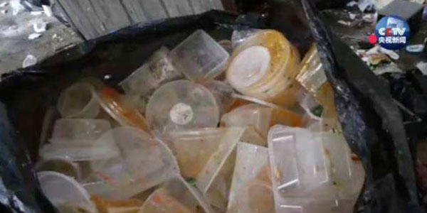 外卖餐盒成为塑料垃圾大户
